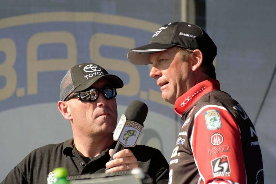Though Kevin VanDam didn't make the Day 4 cut, he took the time to talk to David Mercer and the fans.