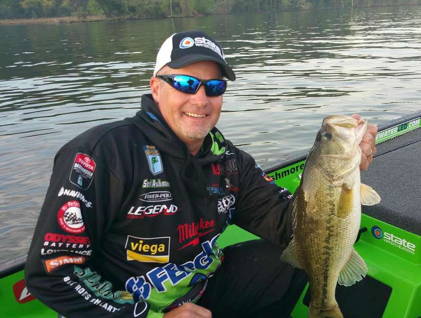 From marshals to B.A.S.S. staffers, everyone gets in on the action when it comes to sending in up-to-the-minute photos and updates to the live blog. Check out the best of the best blog photos sent in from the water during the Diet Mtn Dew Bassmaster Elite at Lake Guntersville. 