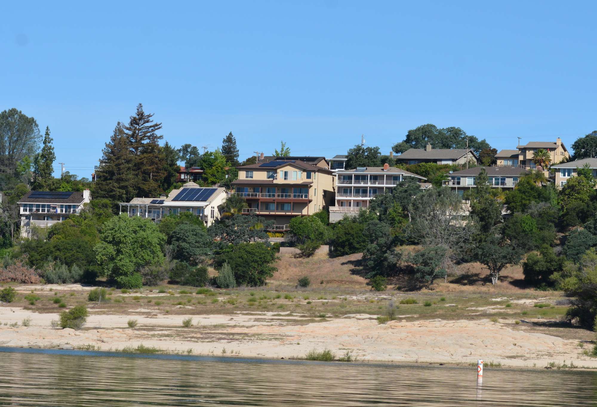 Just south of the Granite Bay launch area is another real estate haven ...