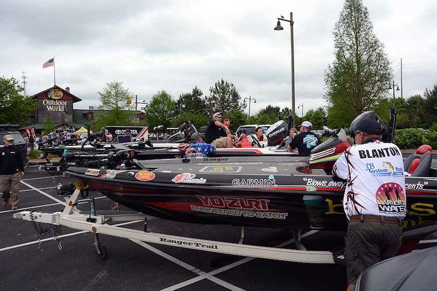 Step behind the scenes of the final day weighin of the Bass Pro Shops Southern Open presented by Allstate on the Alabama River. 