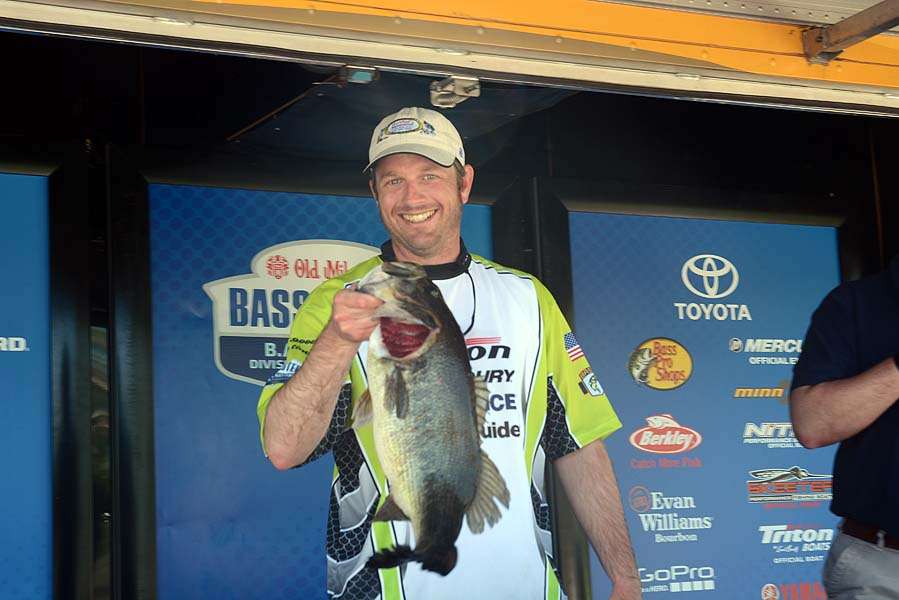 One of the last anglers to weigh in is John Proctor. His catch included the dayâs biggest largemouth, weighing 7 pounds, 9 ounces. 