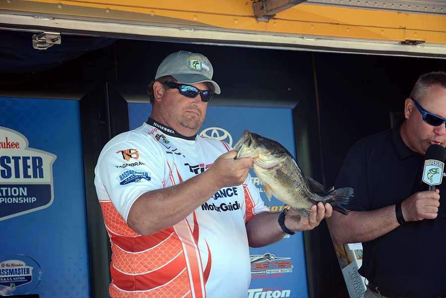 Eric Silverstrim is the A.R.E. Top Angler Award winner. He is the top angler using the brandâs product. 