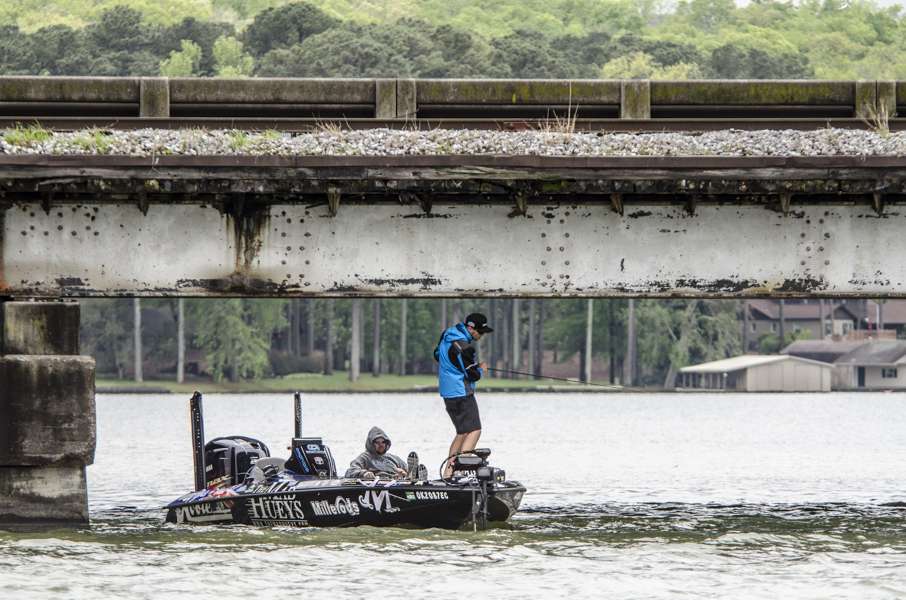 After a damp morning on Lake Guntersville, we found Bassmaster Elite Series rookie Carl Jocumsen fishing near one of the many Guntersville bridges. 