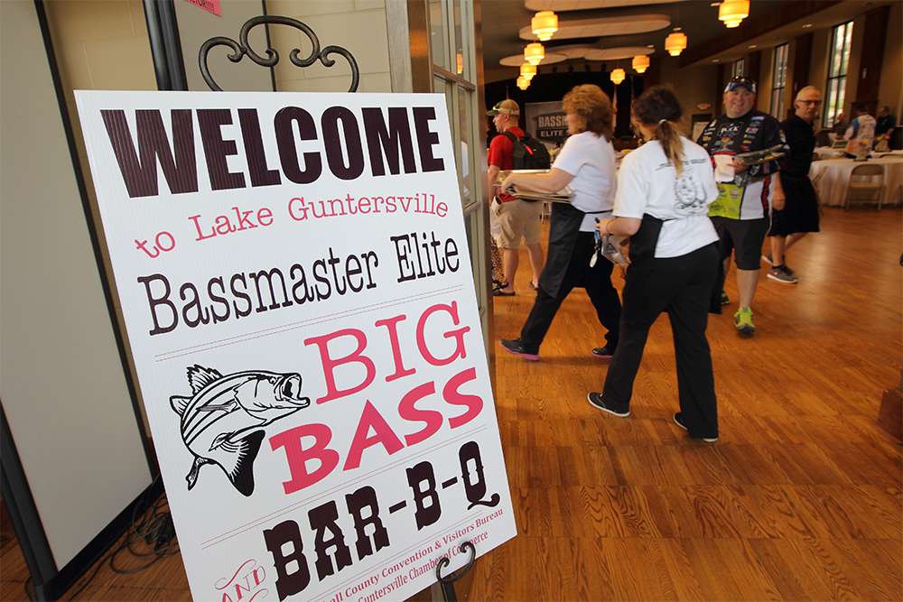 Elite anglers are welcomed at Guntersville, Ala.