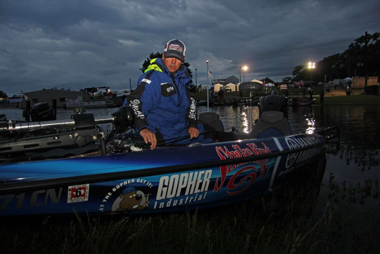Todd Faircloth prepares for Day 1 under threatening storm clouds that never seemed to go away throughout this traditionally great event. 