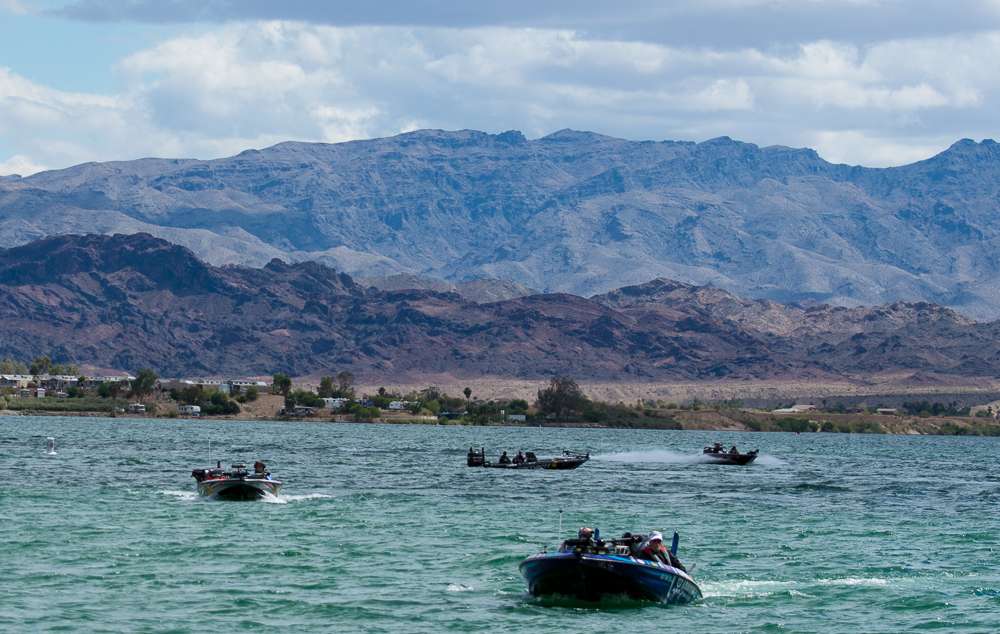 It's time to check in after a day on the water on Lake Havasu. I couldn't bring myself to not show the amazing scenery behind the anglers as they turn up at Lake Havasu State Park.