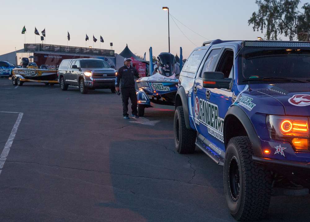 Day 3 begins at the Bassmaster Elite on Lake Havasu presented by Dick Cepek Tires & Wheels. Dean Rojas made the cut in his home city and is happy to be fishing on Saturday.