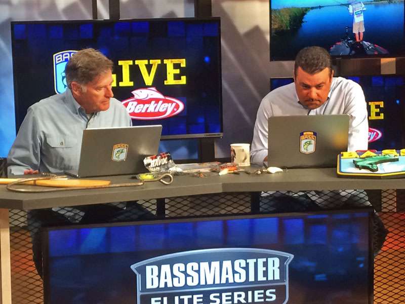Back in the studio, Sanders and Zona keep up with the latest tournament doings on BASSTrakk and the Live Blog, as well as responding to social media comments.