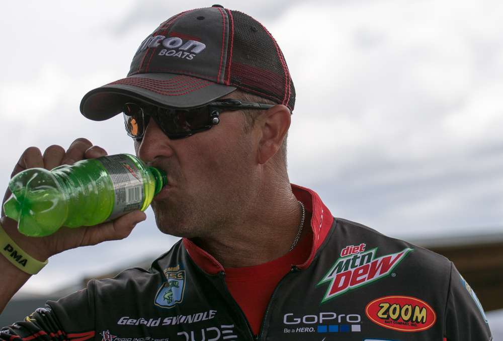 Don't ever doubt that Diet Mtn Dew pro Gerald Swindle doesn't enjoy his product. This is not a staged photo. This is just default Swindle.
