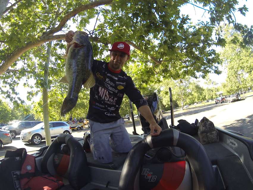 The defending champion on the California Delta is in 28th after a 20-pound bag today.