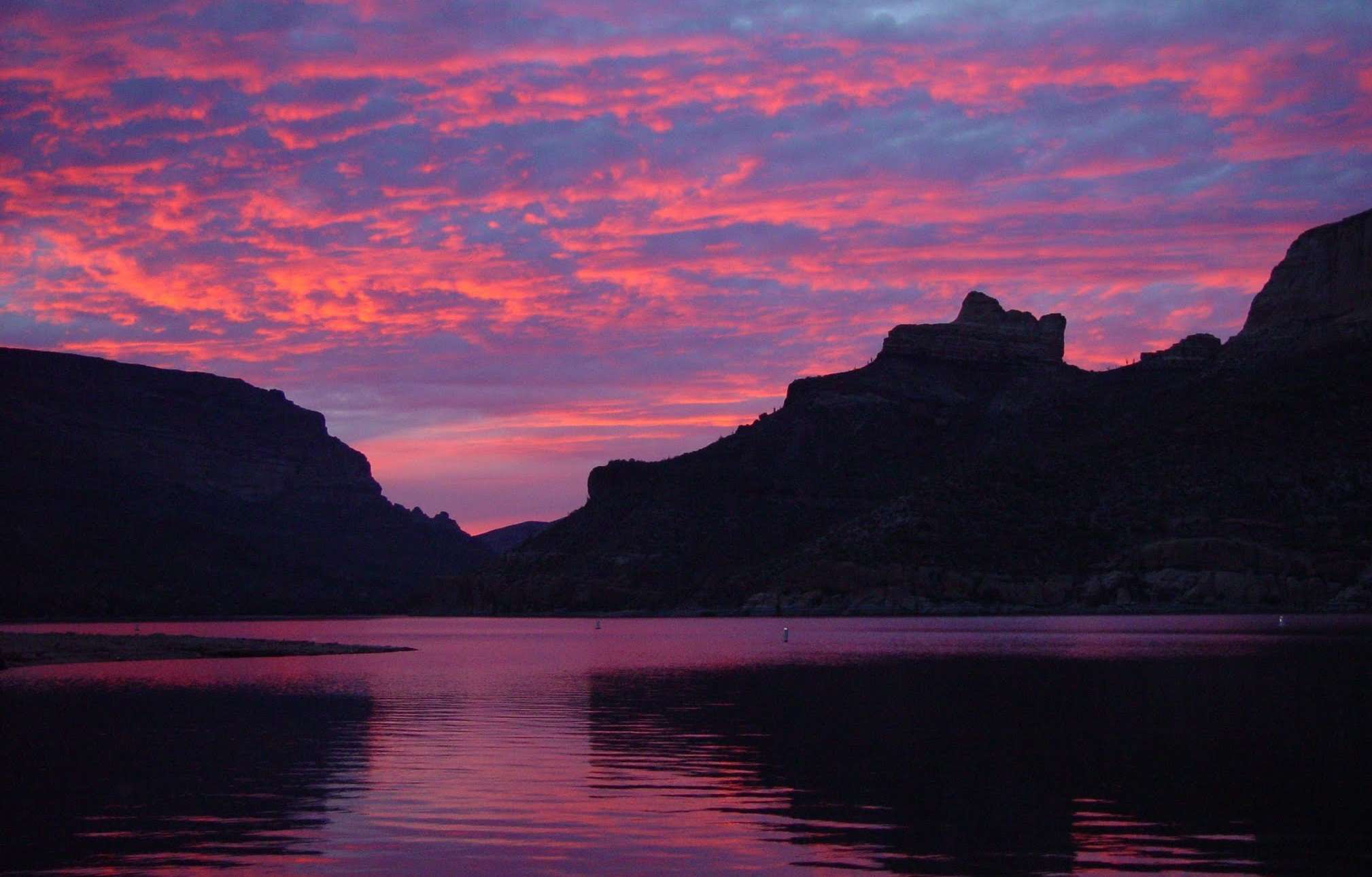 Apache Lake is part of the Tonto National Forest, and the Tonto National Monument that includes ancient cliff dwellings is four miles south of the reservoir.