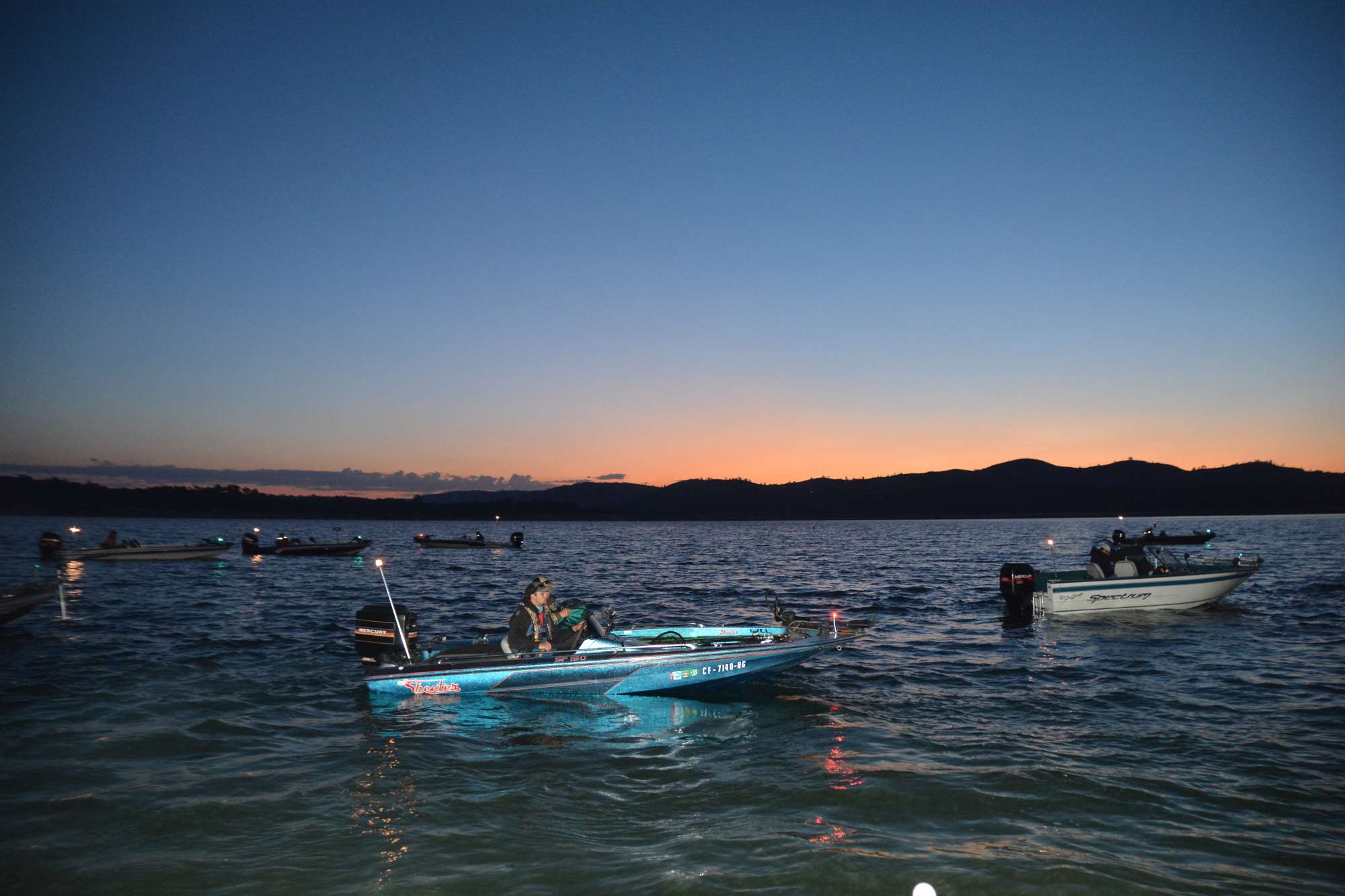The anglers hang out in the water while waiting for Day 2 of the Carhartt Bassmaster College Series Western Regional presented by Bass Pro Shops to begin.
