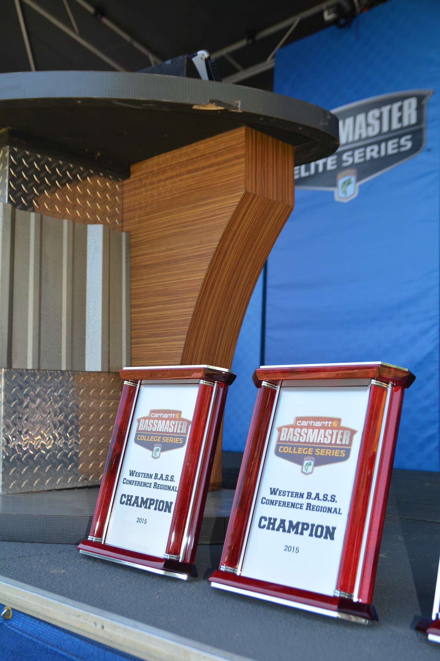 The winners' plaques sat on the Elite Series stage.