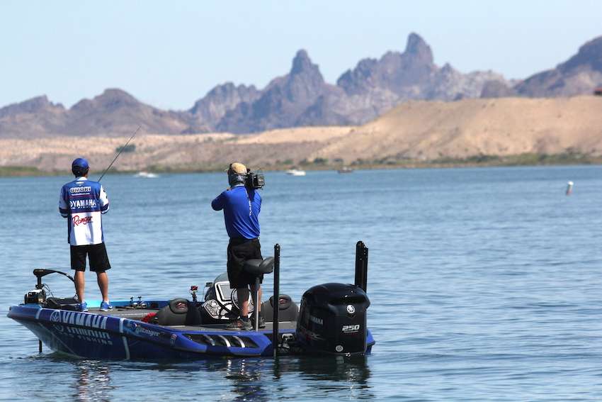 Follow along with Takahiro Omori as he competes on the final day of the Bassmaster Elite at Lake Havasu presented by Dick Cepek Tires & Wheels.