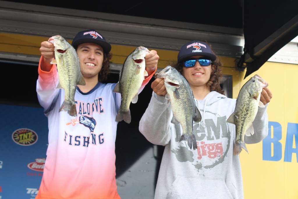 Brothers Tyler and Hunter Lubatt of Illinois caught 7-9 flipping jigs.