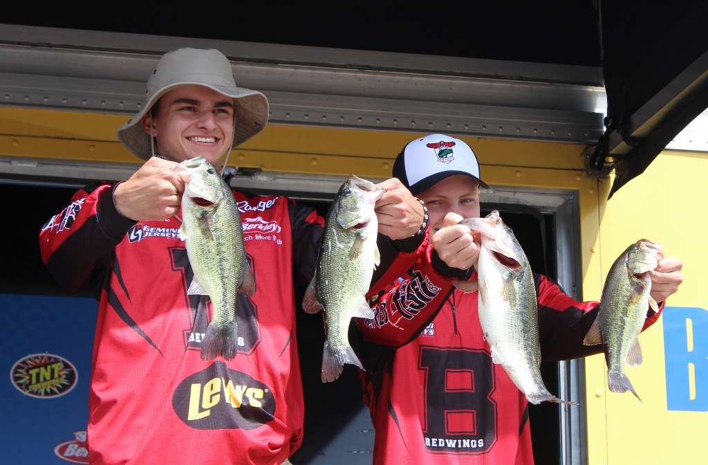 John VanDevender and Henry Moore of Illinois caught 8-14 using jigs and shaky heads.