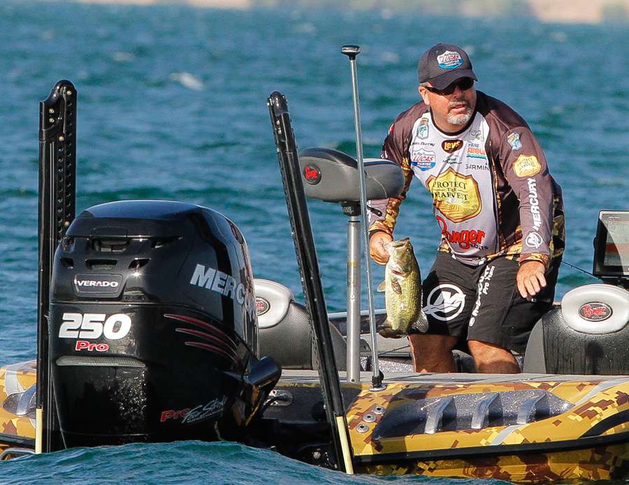 â¦moves to the back of the boatâ¦