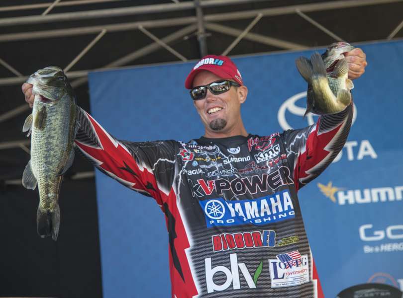 Keith Combs weighs in his Day 4 fish. (10th, 69-1)