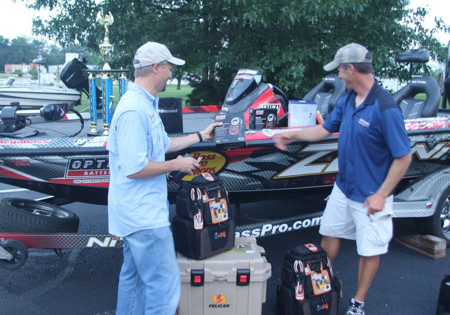 <p>Many sponsors and advocates of the Wounded Warrior program donated prizes for all the participants</p>

