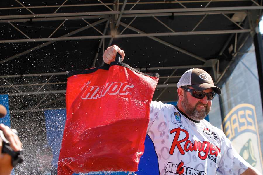 Williams, an Elite Series rookie, brings a big red bag to the stage. Fishing south, he had one of the biggest bags on Day 3. 