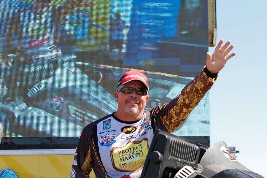 Murray, who's won events on Lake Havasu in the past, only managed 4-3 to finish 12th.
