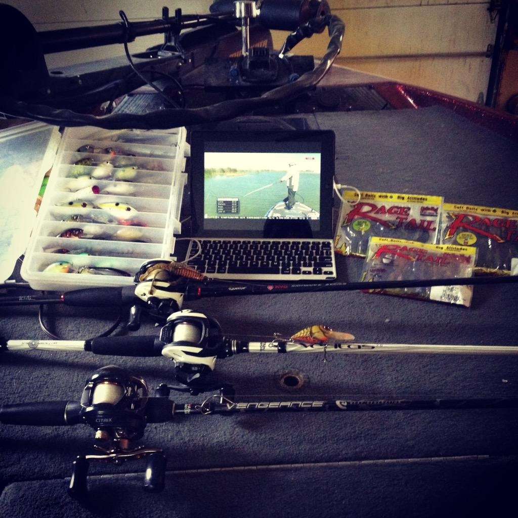 Watching the #bassmasterlive and gettin the boat ready to go out this afternoon. Nothin better. --Matt Petelin @mpetey16