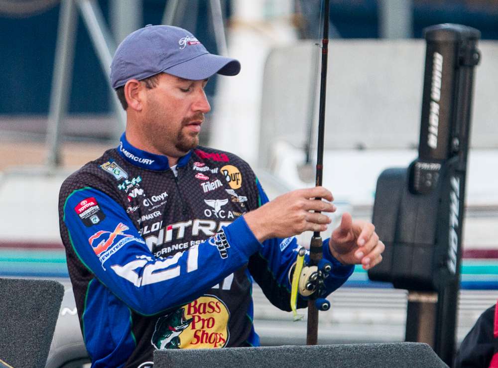 Ott DeFoe gets ready for the third day on Kentucky Lake after a day off. Can he find the bag to regain the lead?
