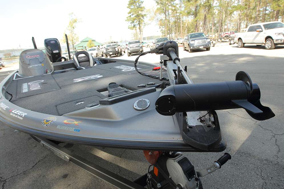When the outboard is off, Lee uses a Minn Kota Fortrex trolling motor.