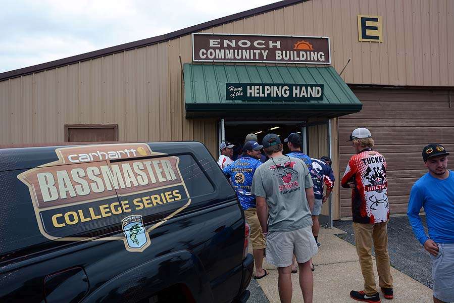 The Henry County Fairgrounds is the site of the registration. The pros shared the same venue on the eve of Zippo BASSfest at Kentucky Lake presented by A.R.E. Truck Caps.
