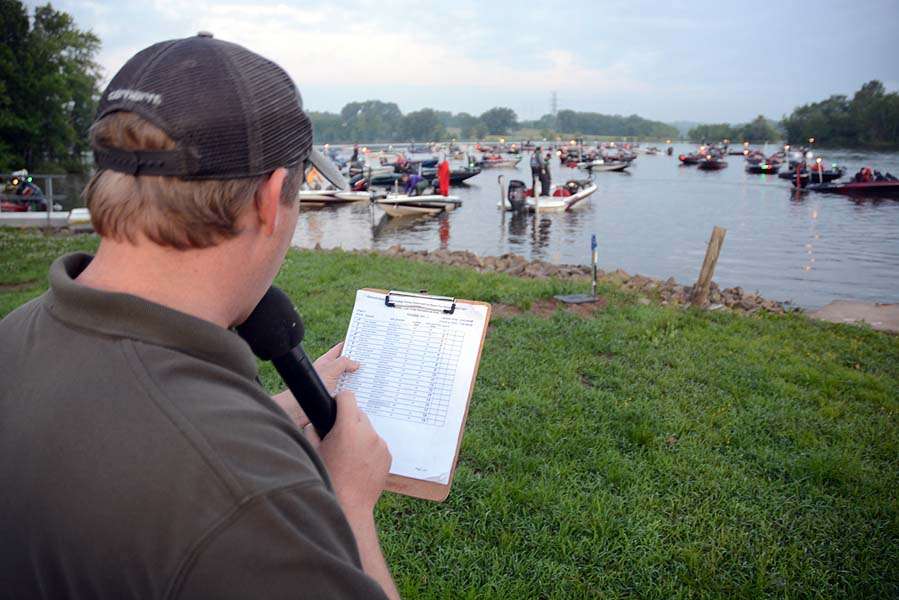 Hank Weldon, College Series tournament manager, lines up the final flights of boats at Lick Creek City Park. 
