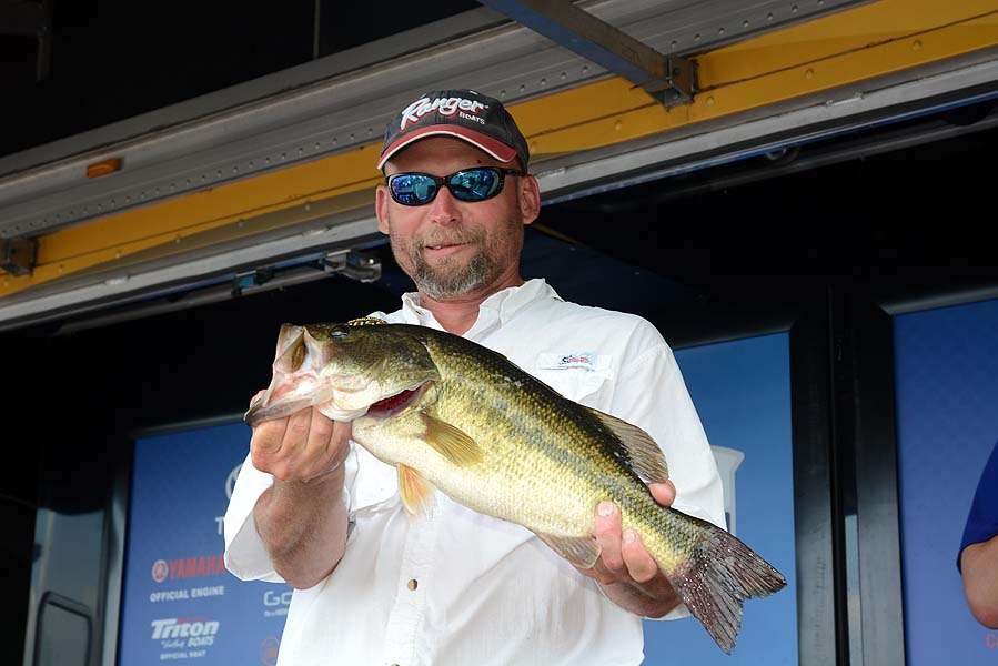 Richard Risewick of Nebraska weighs his best bass of the day. 