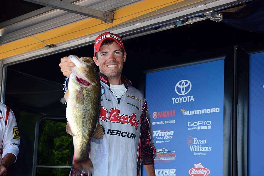 Brandon Lee of Arkansas is in 6th place with the help of this quality bass. 