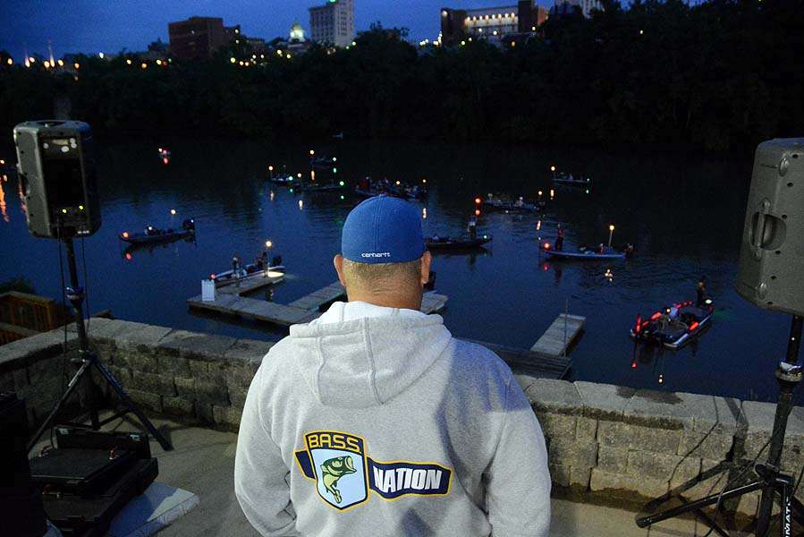 B.A.S.S. Nation Director Jon Stewart watches as the first flight assembles on the Monongahela River. 