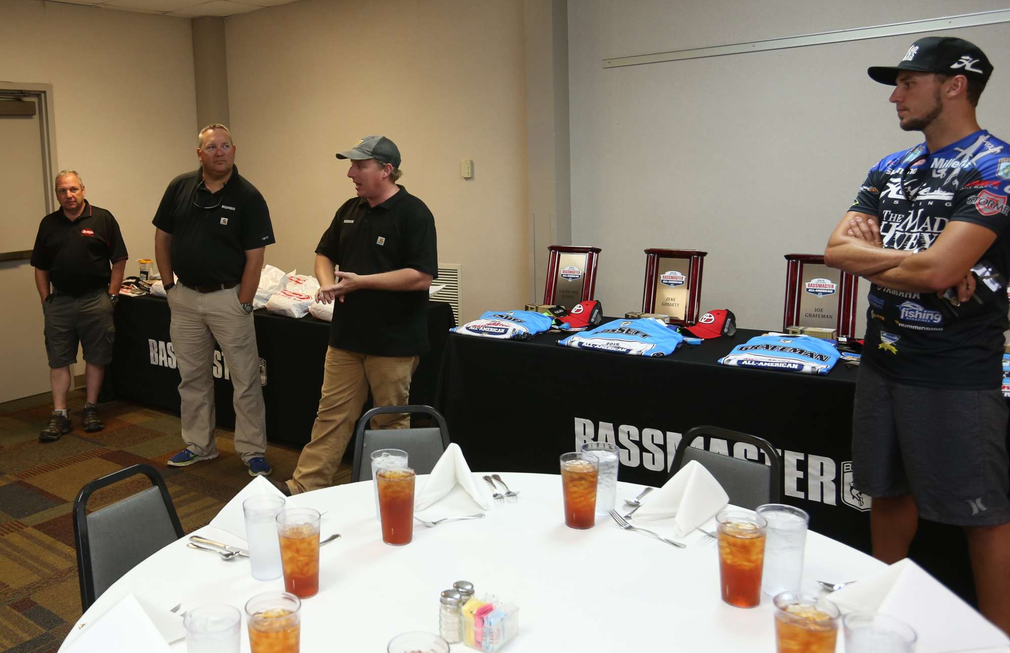 Hank Weldon, B.A.S.S. youth manager, thanked the pros for volunteering their time to spend with the young anglers.