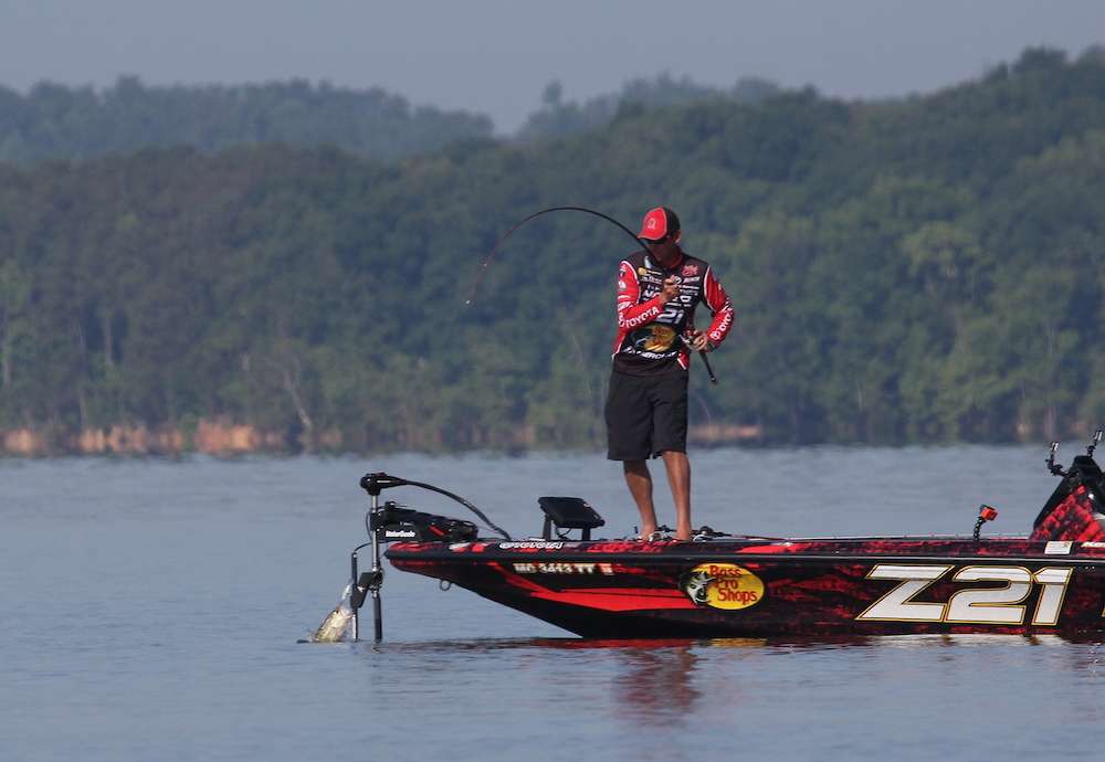 Reminiscent of his Day 1 morning, and pretty much every other time VanDam pulls up to a Tennessee River ledge, VanDam is back to catching fish cast after cast. 