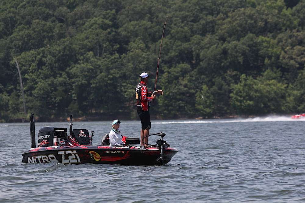 After a long dry spell, Kevin VanDam ignites a school in the last hour of BASSfest and makes a push for the win. In an hour, KVD caught around 30 fish between 3-pounds and 5-pounds. 