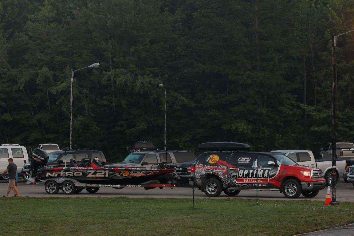 As the final day of BASSfest dawned, the Top 12 contenders filed into the Paris Landing Launch site.