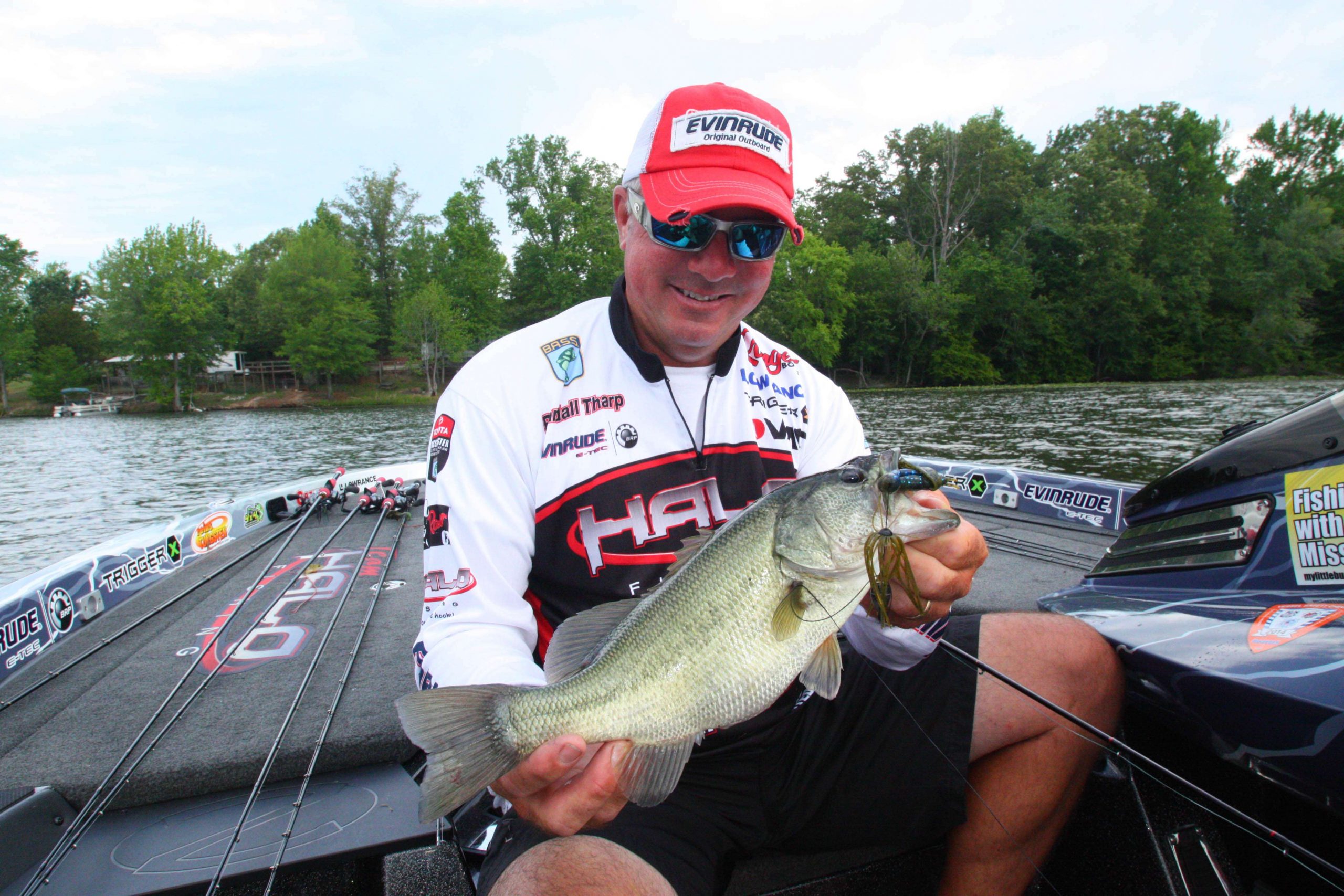 <b>9:25 a.m.</b> - Tharp bags his third keeper, 1-4, off a solitary pad on a Texas rigged craw.