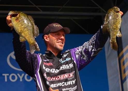 And some more than impressive weights. Like Aaron Martens with a 21-pound, 8-ounce stringer that would figure heavily in his winning the Toyota Bassmaster Angler of the Year title that year.