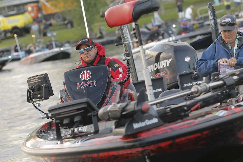 This guys knows a thing or two about smallmouth, KVD rolls out looking for another good day on the water.