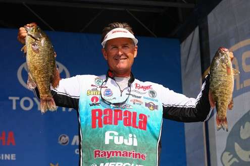 Bernie Schultz made the long run to Ontario every day, and showed up with big bags, finishing in sixth place.