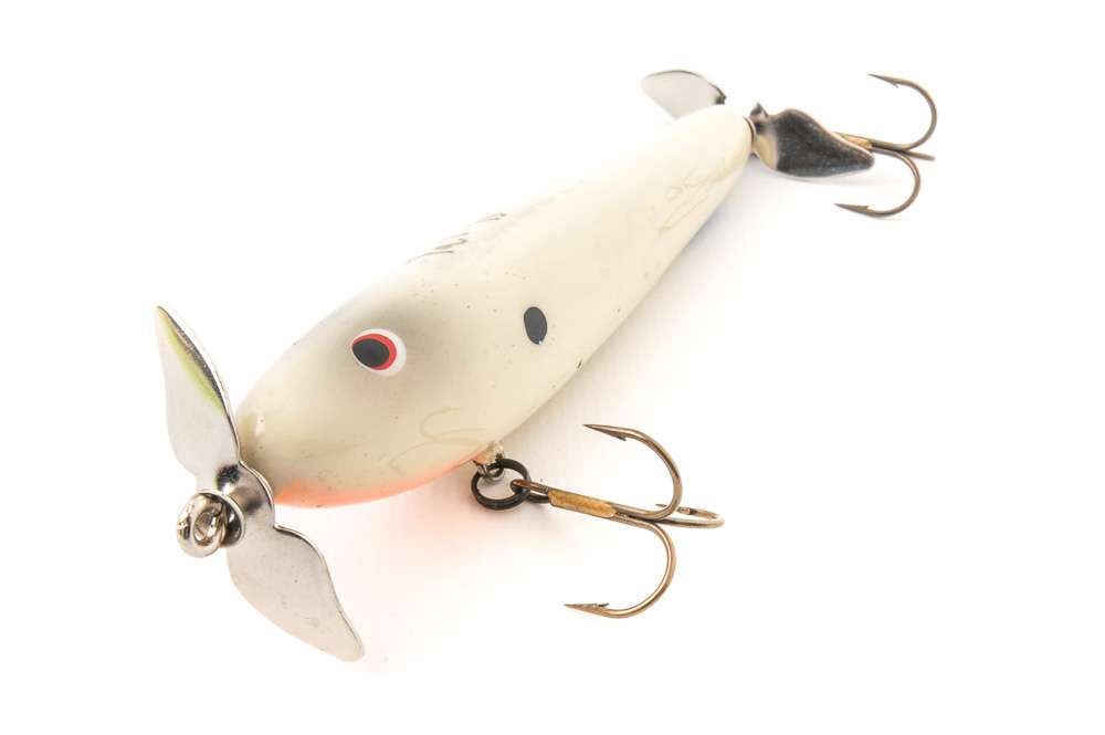 <b>Greenfish Tackle</b><BR>
TAT Prop Bait<BR>
The Totally Awesome Topwater includes oversized props for more noise and flash. This high floater is best when reeled in with a slow retrieve. Also, a part of the proceeds from the sale of this lure goes to cancer research.
