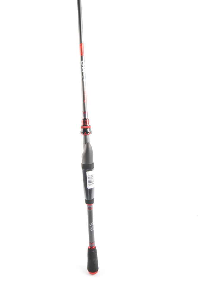 <b>Quantam</b><BR>
Team KVD spinning rod<BR>
Available in both right and left hand models, and made of lightweight graphite construction, Quantumâs TeamKVD series of rods and reels ties bass fishingâs all time money winnerâs name to a rich looking series of rods with a very affordable retail price.