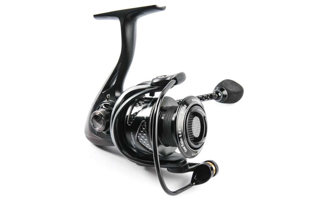 <b>Ardent</b><br>
CForce<br>
This reel features a light-weight carbon fiber frame and an EVA grip knob. Includes a high-grade aluminum spool with carbon fiber backer and braid band.