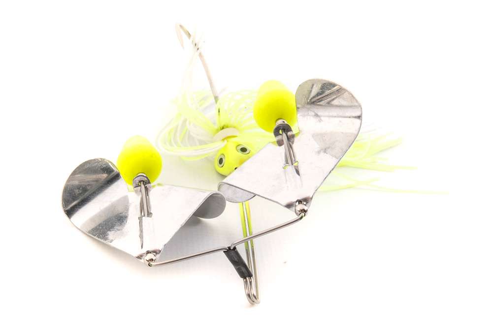 <b>Greenfish Tackle</b><BR>
Shark Double Buzz<BR>
Available with or without flats, this lure comes in five colors and in sizes 1/4 ounce and 3/8 ounce.