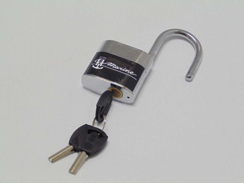 <b>TH-Marine</b><br>	BANSHEE Trailer Lock<br>	The BANSHEE is an alarm-equipped padlock for protecting any valuable item, boat or trailer from theft. When tampered with the alarm will 