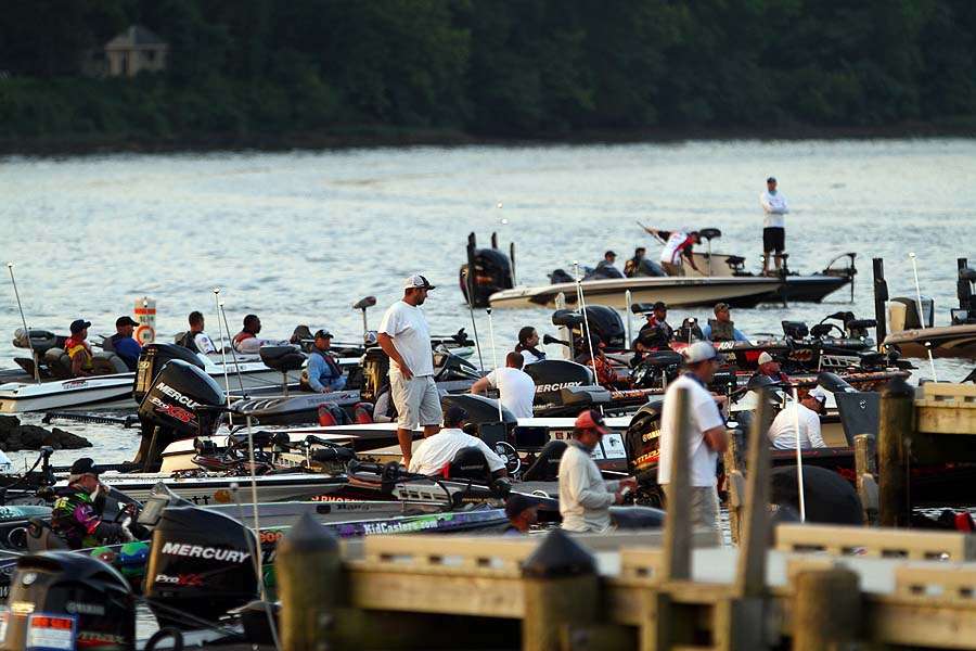 The first flights of boats gather on the James River at Osborne Landing. The siteâs inaugural event was the 1988 Bassmaster Classic, held there again in 1989 and 1990. 