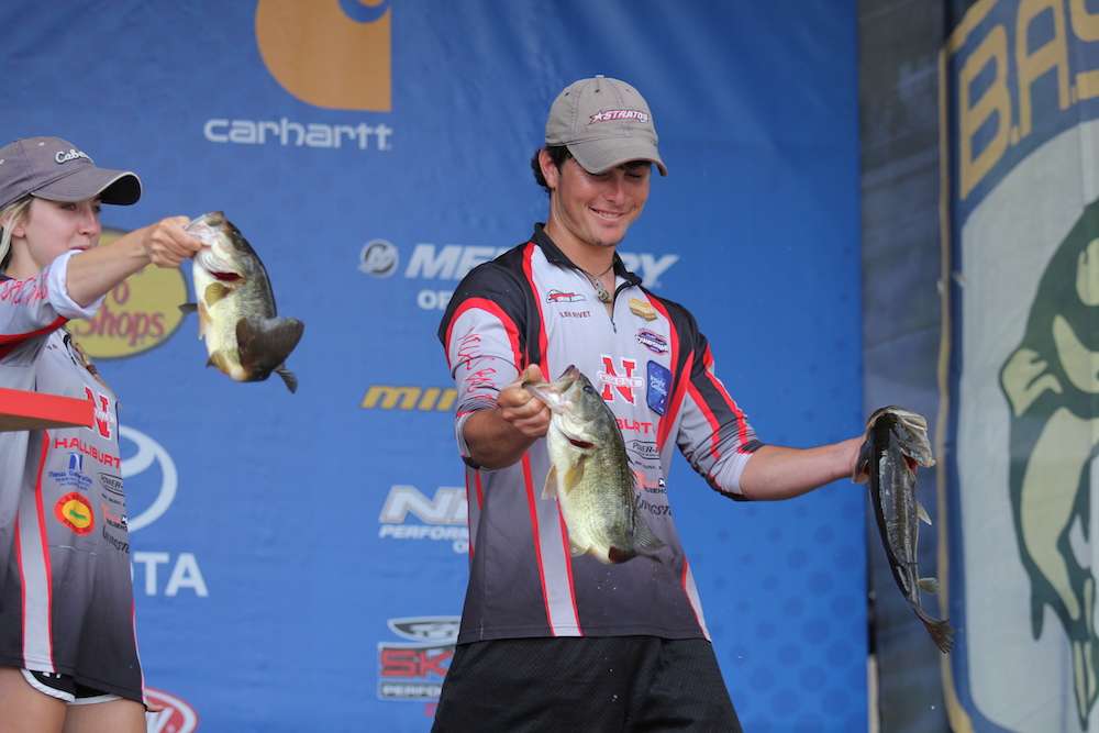 The biggest bag of the event so far, enough to take of the Ntiro Bass Pro Big Bag lead by 6-ounces with 8-7 for their 3-fish limit. 