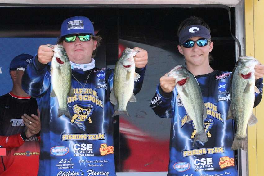 They brought 10 pounds to the stage and finished in 11th overall.