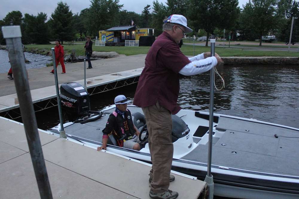 The Final Round begins for the Carhartt College Bassmaster Classic Bracket. Two anglers go out, but only one can advance to the Bassmaster Classic. 